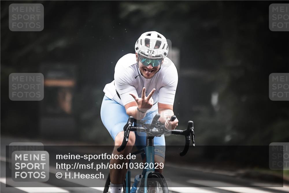 13.09.2026 - Stadtparktriathlon H.Heesch http://msf.ph/oto/10362029 13.09.2026 10:03:58 Radfahren 212 meine-sportfotos.de