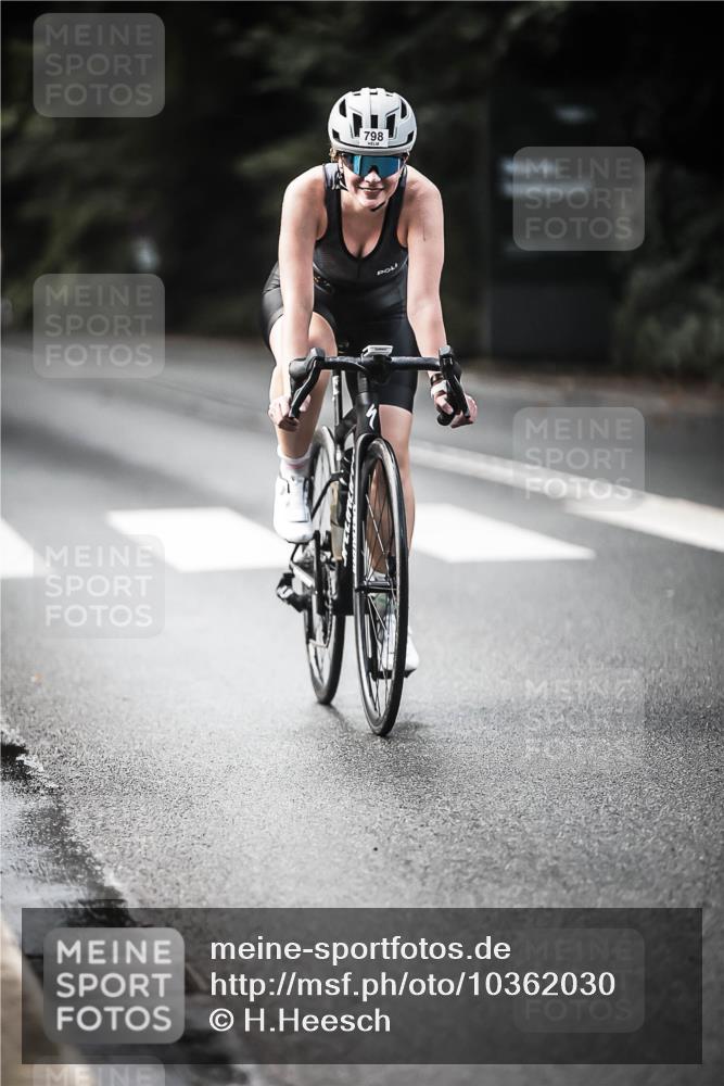 13.09.2026 - Stadtparktriathlon H.Heesch http://msf.ph/oto/10362030 13.09.2026 11:18:20 Radfahren 746, 798, 801 meine-sportfotos.de
