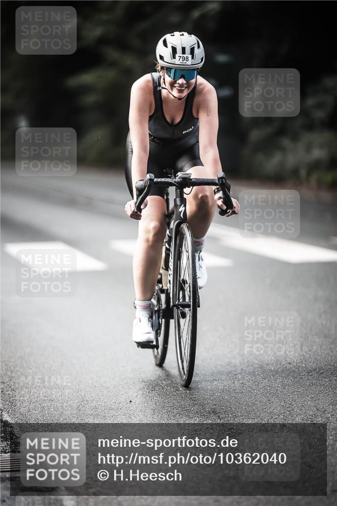 13.09.2026 - Stadtparktriathlon H.Heesch http://msf.ph/oto/10362040 13.09.2026 11:18:20 Radfahren 746, 798, 801 meine-sportfotos.de