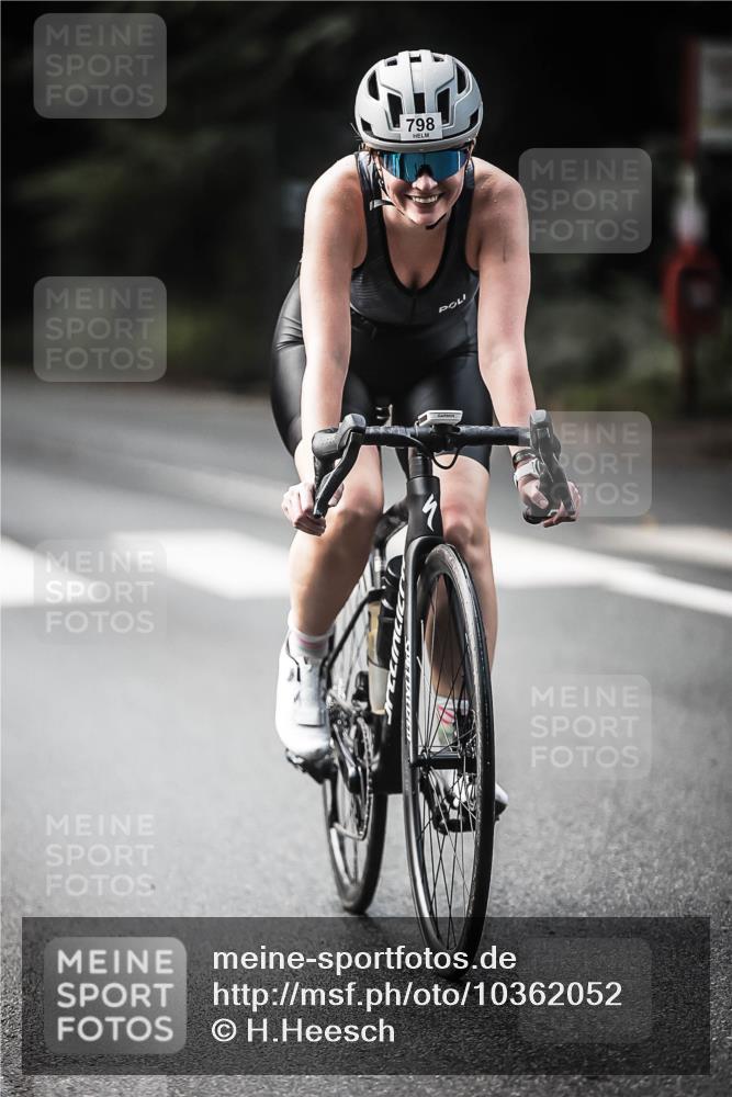 13.09.2026 - Stadtparktriathlon H.Heesch http://msf.ph/oto/10362052 13.09.2026 11:18:20 Radfahren 746, 798, 801 meine-sportfotos.de