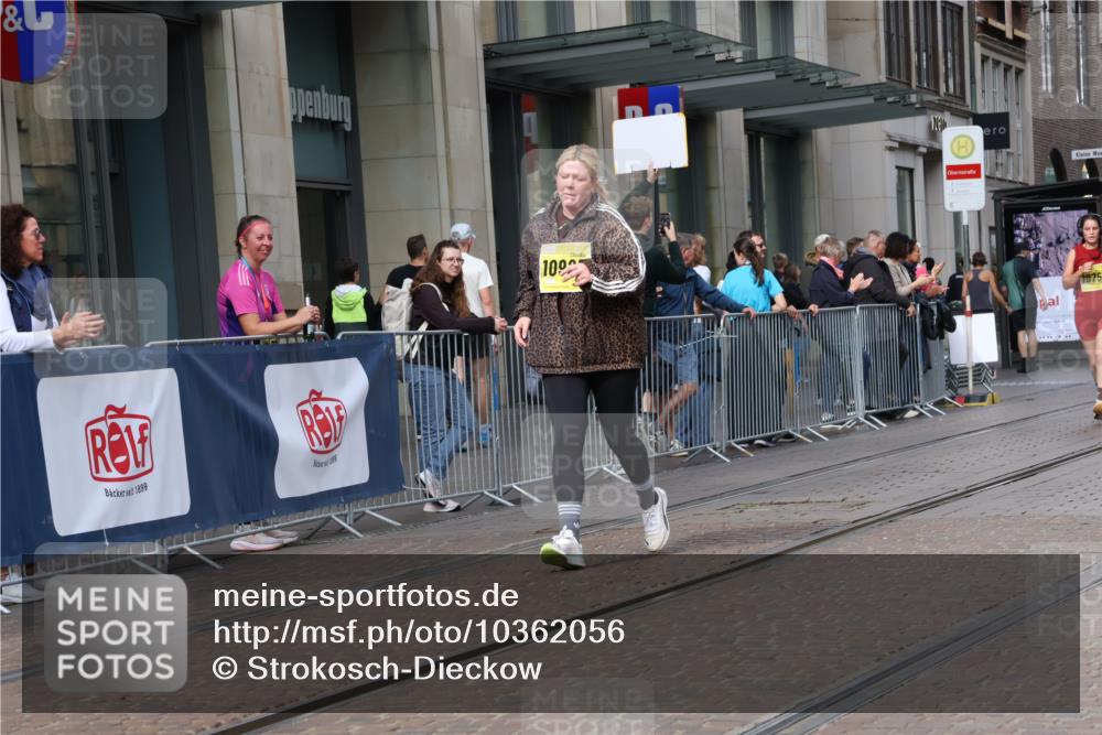 13.09.2026 - 21. swb-Marathon Bremen Strokosch-Dieckow http://msf.ph/oto/10362056 13.09.2026 11:23:04 Ziel 10349, 10754, 10925, 11266, 11663, 12340, 12440, 11574, 12083 meine-sportfotos.de