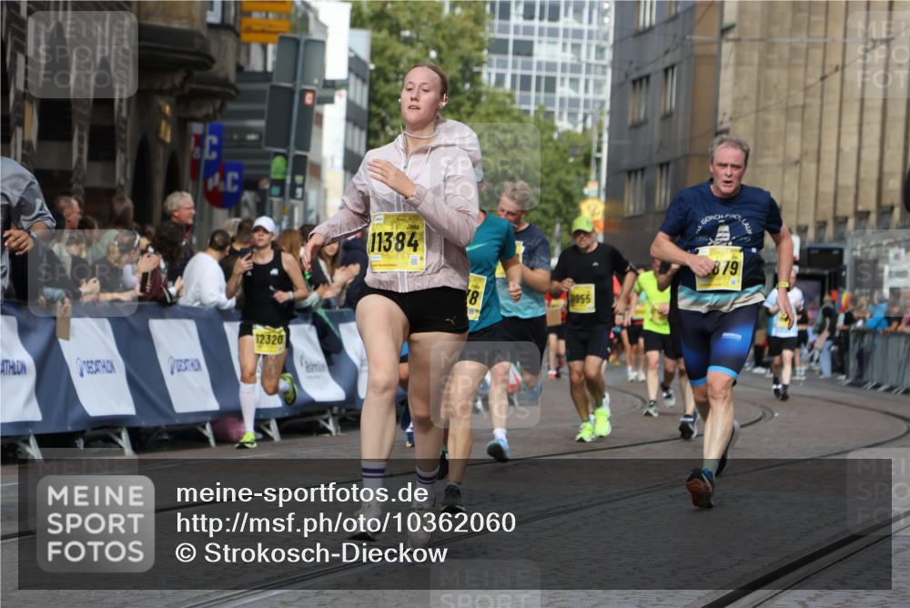 13.09.2026 - 21. swb-Marathon Bremen Strokosch-Dieckow http://msf.ph/oto/10362060 13.09.2026 10:58:39 Ziel 10249, 10494, 10530, 10673, 10750, 10798, 10828, 10914, 11004, 11120, 11131, 11152, 11202, 11295, 11388, 11403, 11420, 11455, 11686, 11750, 11752, 11884, 11906, 11952, 11953, 12017, 12092, 12386, 12387, 12482, 12518, 10254, 10485, 10794, 10832, 10948, 11228, 11488, 11743, 12130, 12176, 12414 meine-sportfotos.de
