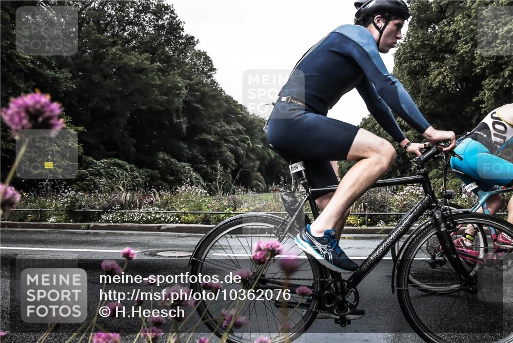 13.09.2026 - Stadtparktriathlon H.Heesch http://msf.ph/oto/10362076 13.09.2026 12:20:51 Radfahren 953, 959, 1017, 1076, 1081, 1108, 1118, 1242 meine-sportfotos.de