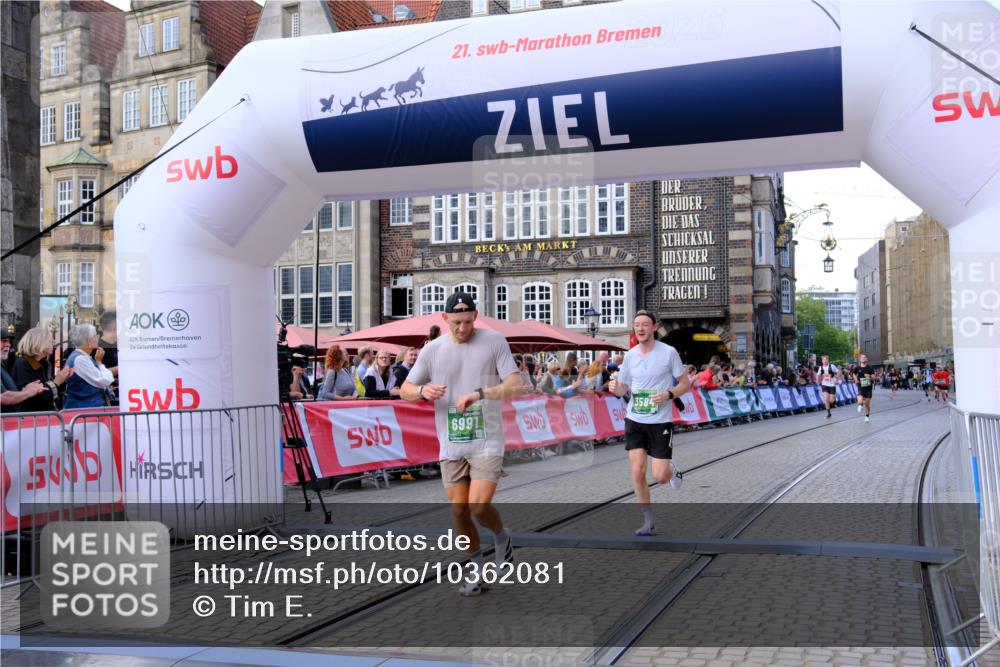 13.09.2026 - 21. swb-Marathon Bremen Tim E. http://msf.ph/oto/10362081 13.09.2026 12:59:31 Ziel 658, 1248, 1508, 1751, 1800, 1993, 2651, 3584, 3688, 4096, 4399, 6991, 8383, 9533 meine-sportfotos.de
