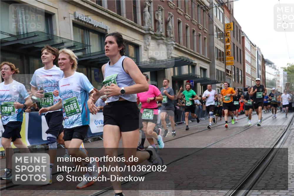 13.09.2026 - 21. swb-Marathon Bremen Strokosch-Dieckow http://msf.ph/oto/10362082 13.09.2026 13:36:22 Ziel 164, 372, 551, 813, 843, 900, 1738, 1880, 1936, 2275, 2467, 2673, 2731, 2819, 2823, 3067, 3541, 3585, 3635, 3815, 3874, 3998, 4006, 4050, 4182, 4216, 4304, 4335, 4414, 4676, 4892, 5061, 5447, 5656, 5781, 5823, 6050, 6280, 6340, 6516, 6527, 6568, 6966, 7039, 7229, 7237, 7249, 7344, 7640, 7656, 7765, 7808, 8498, 8525, 8685, 8723, 8790, 8905, 9658, 9776, 9807, 9899, 10068, 10070, 372, 563, 900, 1072, 1867, 2339, 2692, 2700, 2931, 2949, 3224, 3291, 3489, 6982 meine-sportfotos.de
