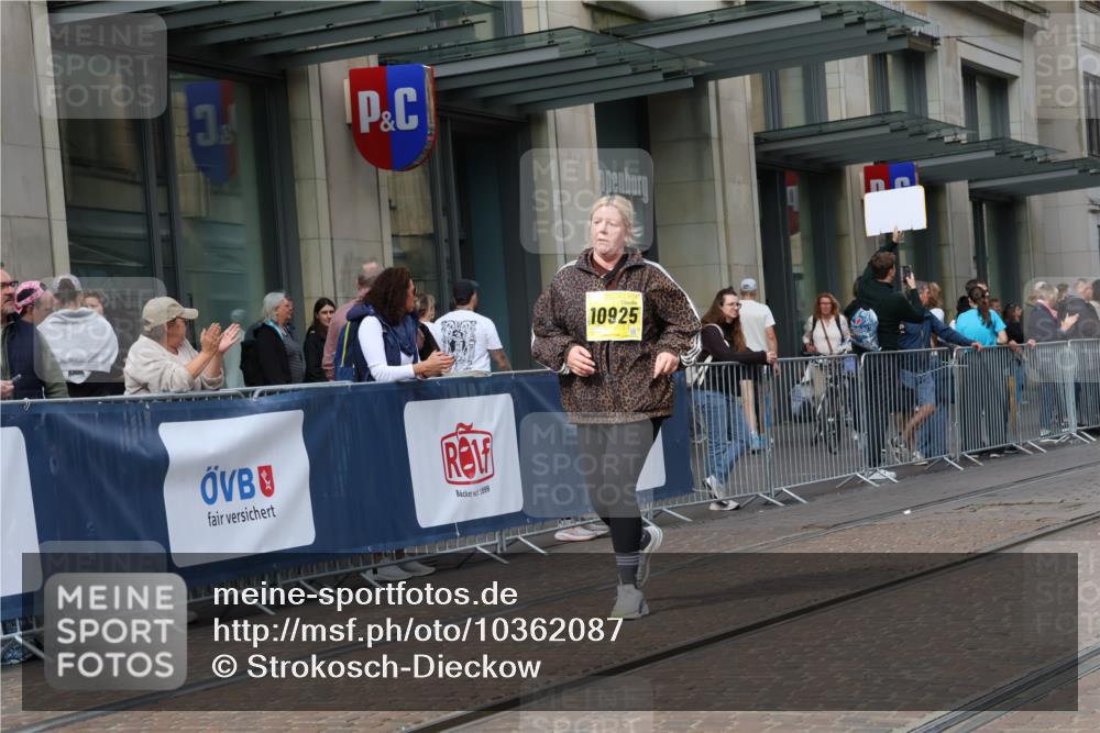 13.09.2026 - 21. swb-Marathon Bremen Strokosch-Dieckow http://msf.ph/oto/10362087 13.09.2026 11:23:05 Ziel 10349, 10754, 10925, 11266, 11663, 12340, 12440, 11574, 12083 meine-sportfotos.de