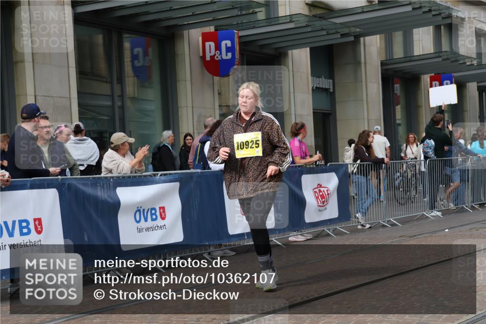 13.09.2026 - 21. swb-Marathon Bremen Strokosch-Dieckow http://msf.ph/oto/10362107 13.09.2026 11:23:06 Ziel 10349, 10754, 10925, 11266, 11663, 12340, 12440, 11574, 12083 meine-sportfotos.de