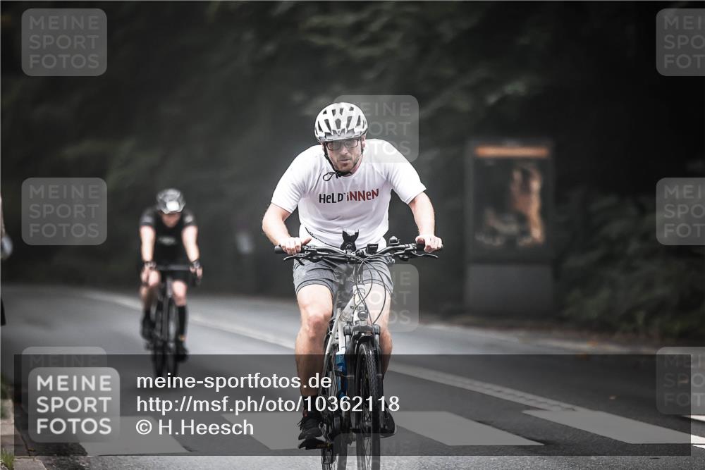 13.09.2026 - Stadtparktriathlon H.Heesch http://msf.ph/oto/10362118 13.09.2026 10:04:23 Radfahren 252, 265 meine-sportfotos.de