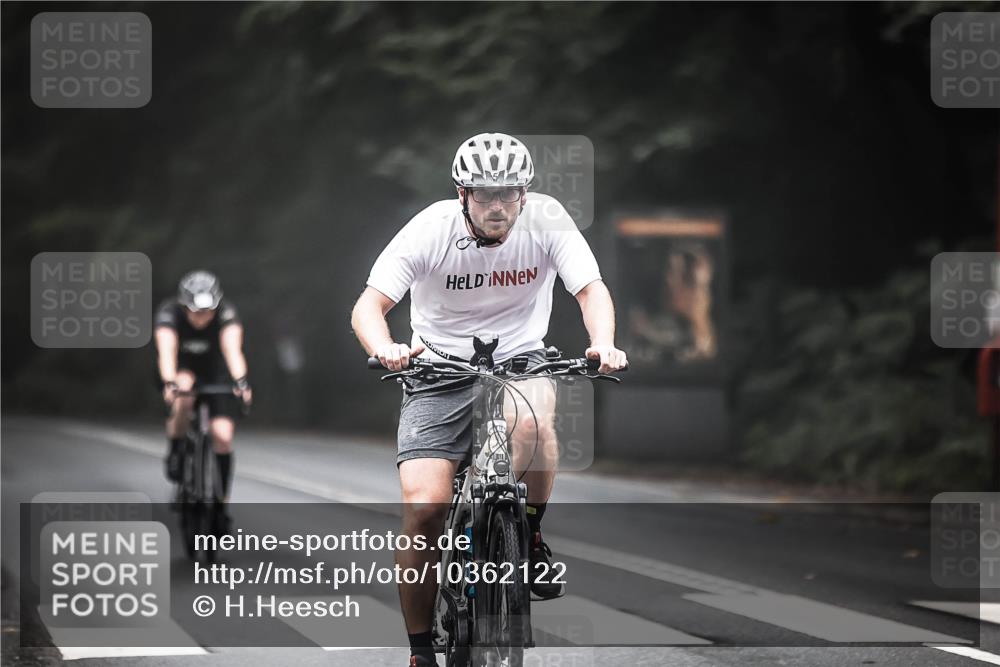 13.09.2026 - Stadtparktriathlon H.Heesch http://msf.ph/oto/10362122 13.09.2026 10:04:23 Radfahren 252, 265 meine-sportfotos.de