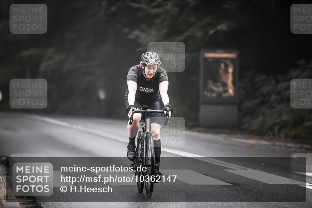 13.09.2026 - Stadtparktriathlon H.Heesch http://msf.ph/oto/10362147 13.09.2026 10:04:24 Radfahren 252, 265 meine-sportfotos.de