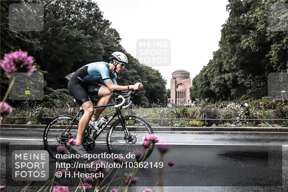 13.09.2026 - Stadtparktriathlon H.Heesch http://msf.ph/oto/10362149 13.09.2026 12:21:07 Radfahren 1015, 1061, 1176 meine-sportfotos.de