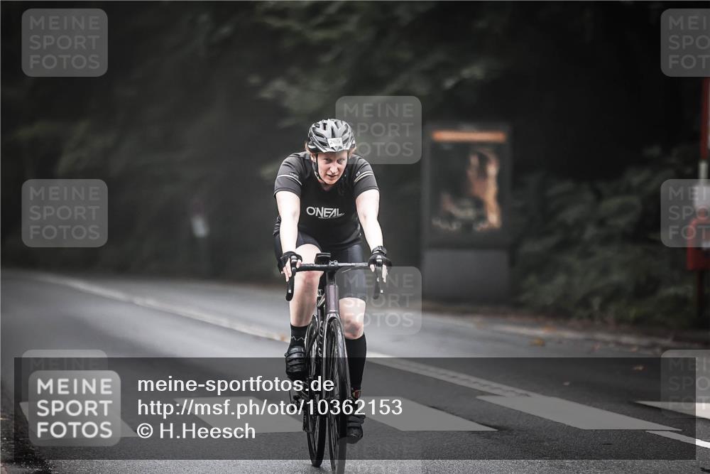 13.09.2026 - Stadtparktriathlon H.Heesch http://msf.ph/oto/10362153 13.09.2026 10:04:25 Radfahren 252, 265 meine-sportfotos.de