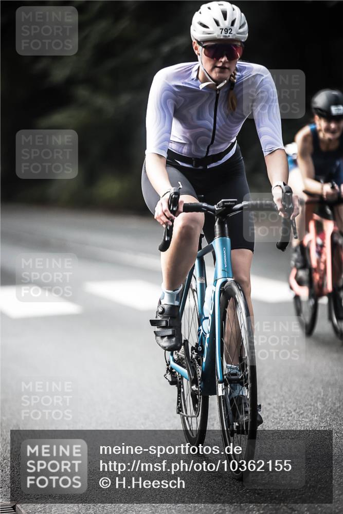 13.09.2026 - Stadtparktriathlon H.Heesch http://msf.ph/oto/10362155 13.09.2026 11:18:29 Radfahren 647, 718, 730, 792, 820, 821 meine-sportfotos.de
