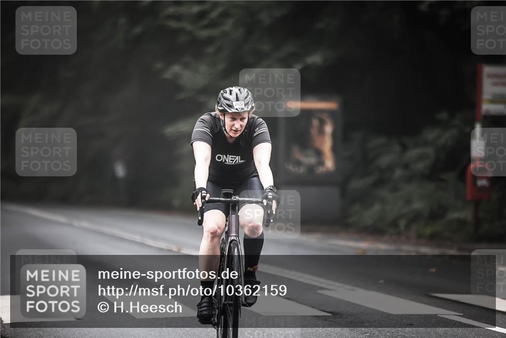 13.09.2026 - Stadtparktriathlon H.Heesch http://msf.ph/oto/10362159 13.09.2026 10:04:25 Radfahren 252, 265 meine-sportfotos.de