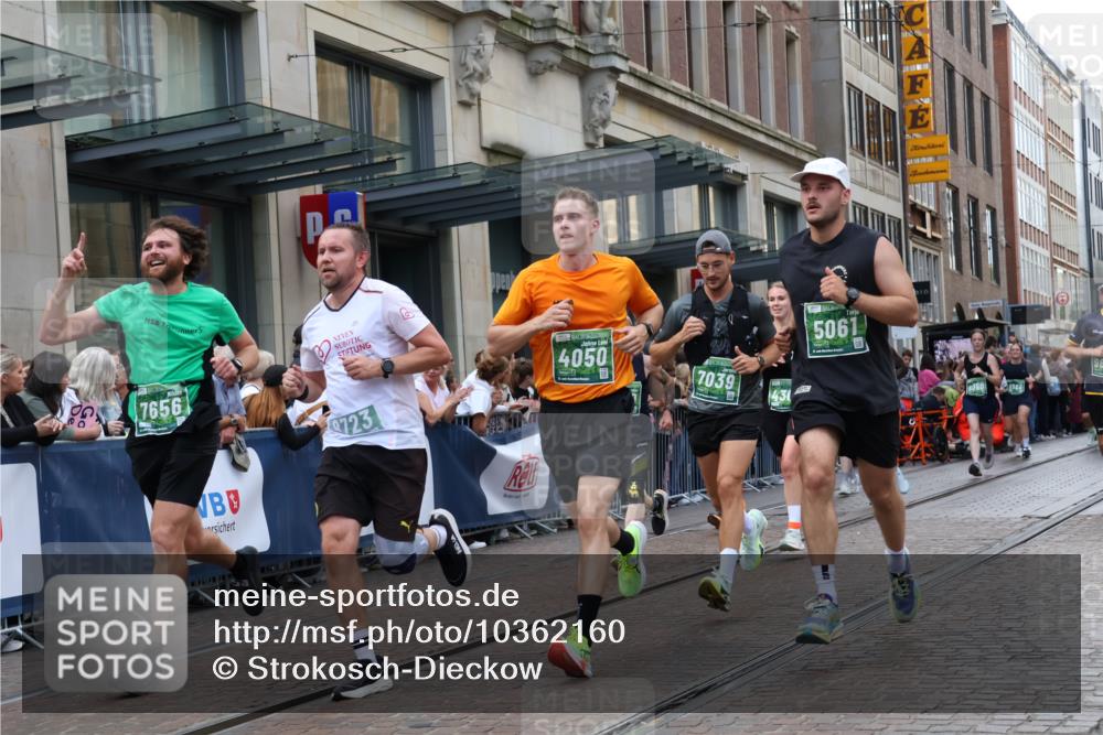 13.09.2026 - 21. swb-Marathon Bremen Strokosch-Dieckow http://msf.ph/oto/10362160 13.09.2026 13:36:24 Ziel 164, 551, 813, 843, 1936, 2275, 2467, 2673, 2731, 2819, 2823, 3067, 3541, 3585, 3635, 3815, 3874, 3998, 4006, 4050, 4182, 4216, 4304, 4335, 4414, 4676, 4892, 5061, 5236, 5355, 5447, 5656, 5781, 5823, 6050, 6280, 6340, 6408, 6516, 6527, 6568, 6966, 7039, 7229, 7237, 7249, 7344, 7640, 7656, 7765, 7808, 8498, 8685, 8723, 8790, 8905, 9658, 9776, 9807, 10068, 10070, 372, 563, 900, 1072, 1738, 1867, 1880, 2339, 2692, 2700, 2931, 2949, 3224, 3291, 3489, 6982 meine-sportfotos.de