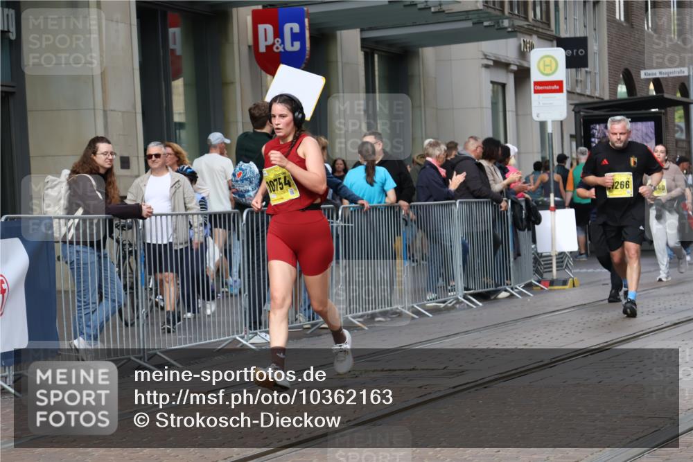 13.09.2026 - 21. swb-Marathon Bremen Strokosch-Dieckow http://msf.ph/oto/10362163 13.09.2026 11:23:08 Ziel 10349, 10754, 10925, 11266, 11663, 12340, 12440, 12083 meine-sportfotos.de