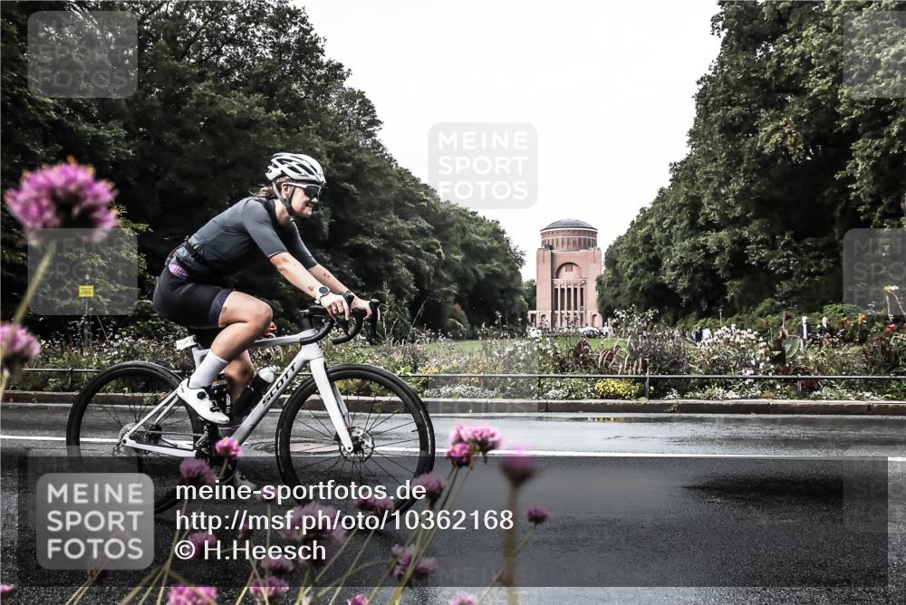 13.09.2026 - Stadtparktriathlon H.Heesch http://msf.ph/oto/10362168 13.09.2026 12:21:18 Radfahren 998, 1101 meine-sportfotos.de