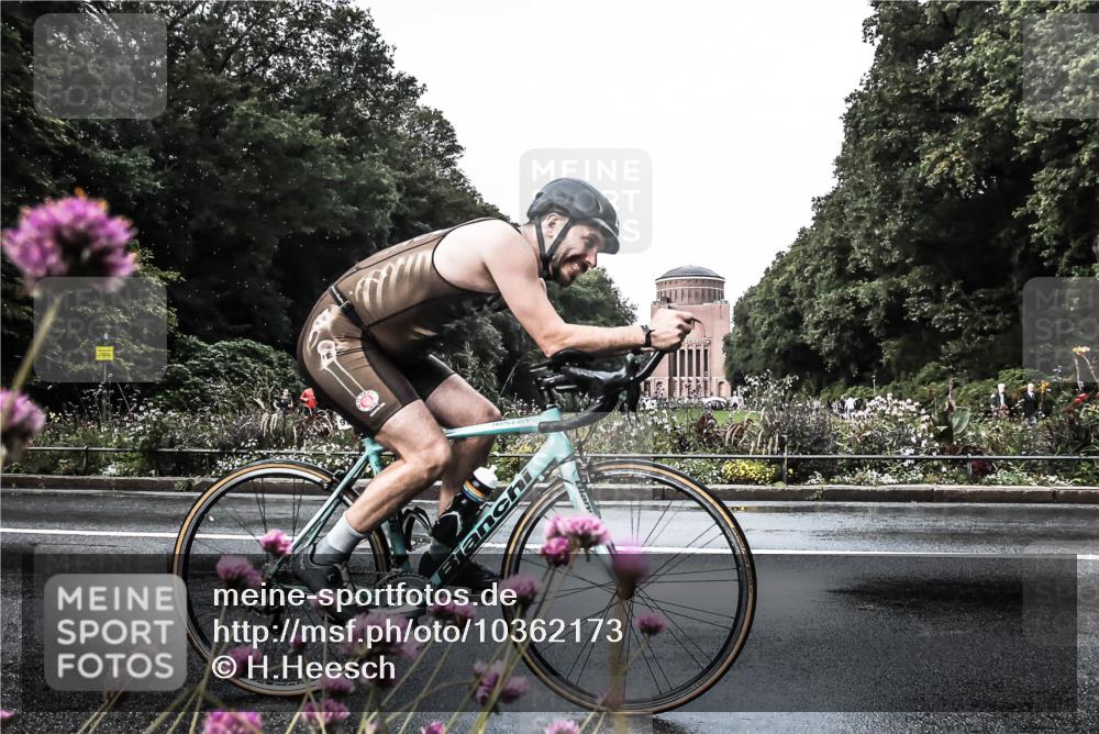 13.09.2026 - Stadtparktriathlon H.Heesch http://msf.ph/oto/10362173 13.09.2026 12:21:20 Radfahren 998, 1101 meine-sportfotos.de
