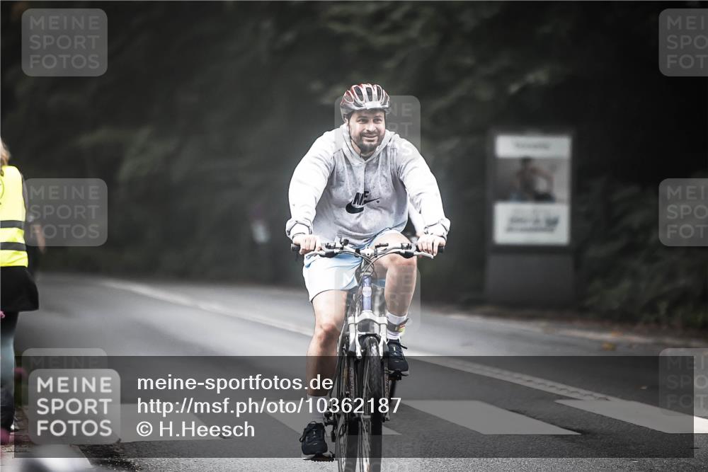 13.09.2026 - Stadtparktriathlon H.Heesch http://msf.ph/oto/10362187 13.09.2026 10:04:34 Radfahren 250, 329 meine-sportfotos.de