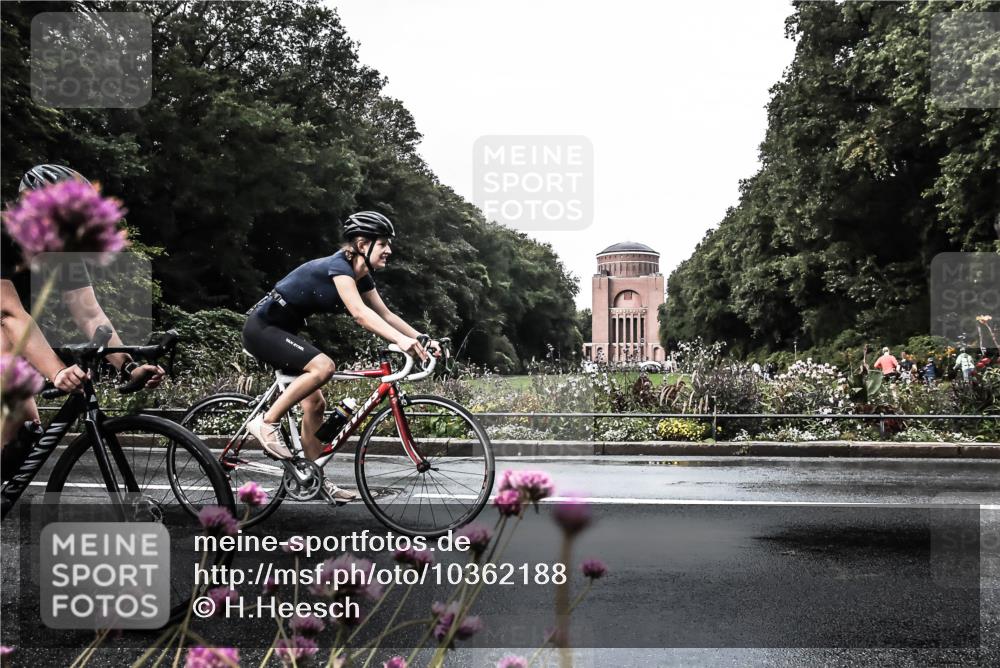 13.09.2026 - Stadtparktriathlon H.Heesch http://msf.ph/oto/10362188 13.09.2026 12:21:28 Radfahren 996, 1109, 1133, 1154, 1179 meine-sportfotos.de