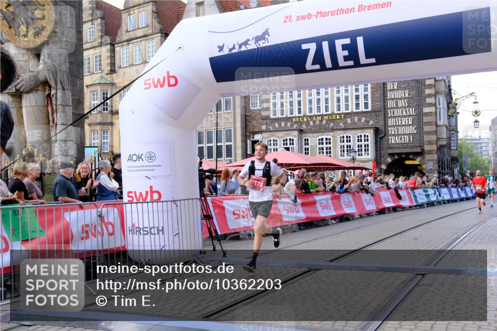 13.09.2026 - 21. swb-Marathon Bremen Tim E. http://msf.ph/oto/10362203 13.09.2026 12:59:37 Ziel 658, 1248, 1508, 1751, 1800, 1993, 2651, 3584, 4096, 6991, 8383, 9533 meine-sportfotos.de