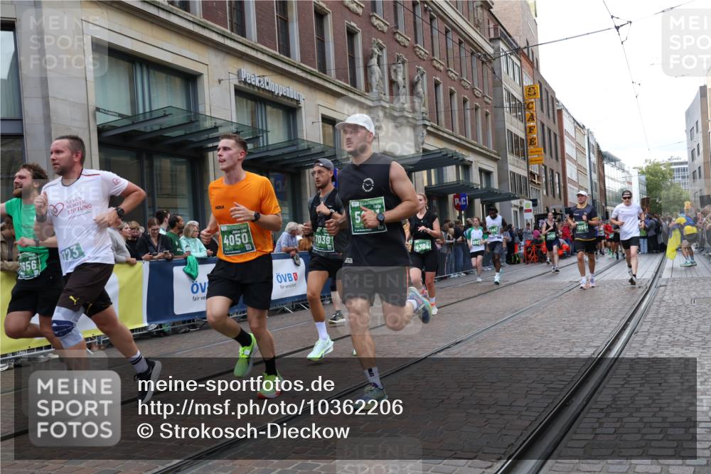 13.09.2026 - 21. swb-Marathon Bremen Strokosch-Dieckow http://msf.ph/oto/10362206 13.09.2026 13:36:25 Ziel 164, 551, 813, 843, 1936, 2275, 2467, 2673, 2731, 2819, 2823, 3067, 3541, 3585, 3635, 3815, 3874, 3998, 4006, 4050, 4182, 4216, 4304, 4335, 4414, 4676, 4892, 5061, 5236, 5355, 5447, 5656, 5781, 5823, 6050, 6269, 6280, 6340, 6408, 6516, 6527, 6568, 6966, 7039, 7229, 7237, 7249, 7344, 7640, 7656, 7765, 7808, 8034, 8498, 8685, 8723, 8790, 9658, 9776, 9807, 10068, 10070, 372, 563, 900, 1072, 1738, 1880, 2339, 2692, 2700, 2931, 2949, 3224, 3291, 3489, 6982 meine-sportfotos.de