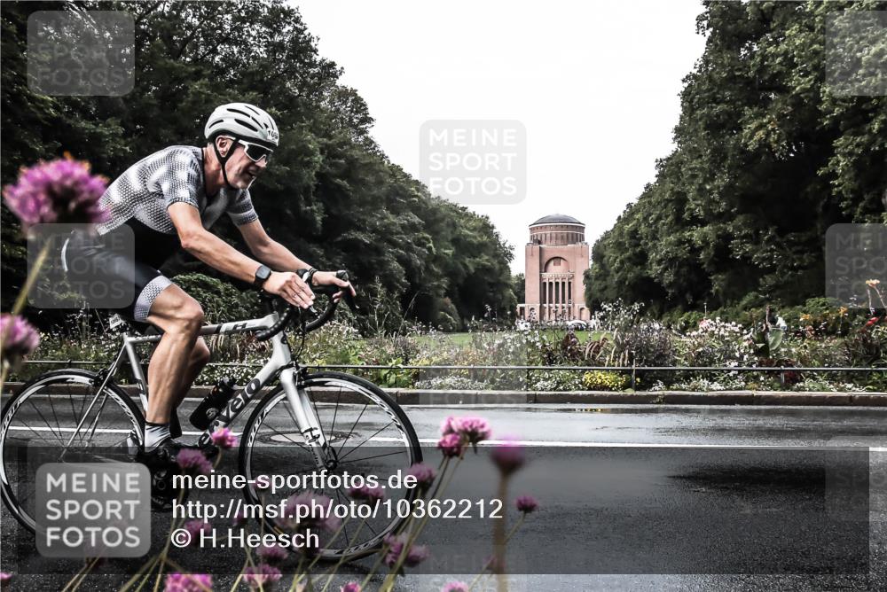 13.09.2026 - Stadtparktriathlon H.Heesch http://msf.ph/oto/10362212 13.09.2026 12:21:36 Radfahren 975, 1066 meine-sportfotos.de