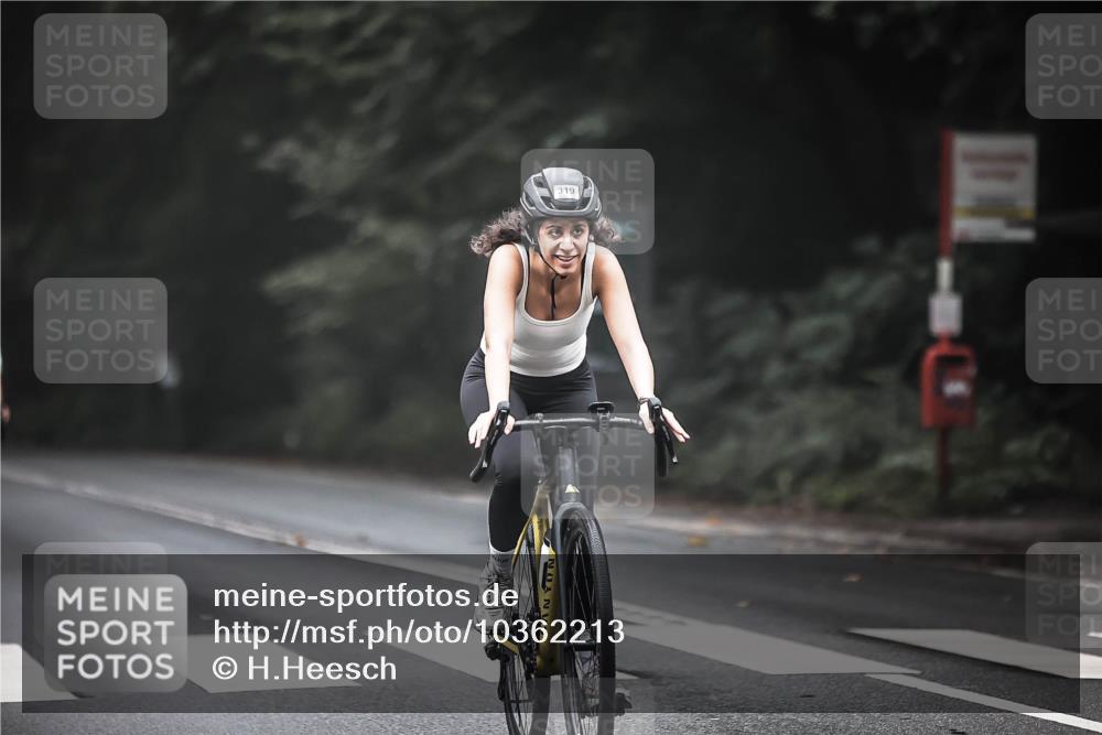 13.09.2026 - Stadtparktriathlon H.Heesch http://msf.ph/oto/10362213 13.09.2026 10:04:42 Radfahren 250, 260, 319, 320 meine-sportfotos.de