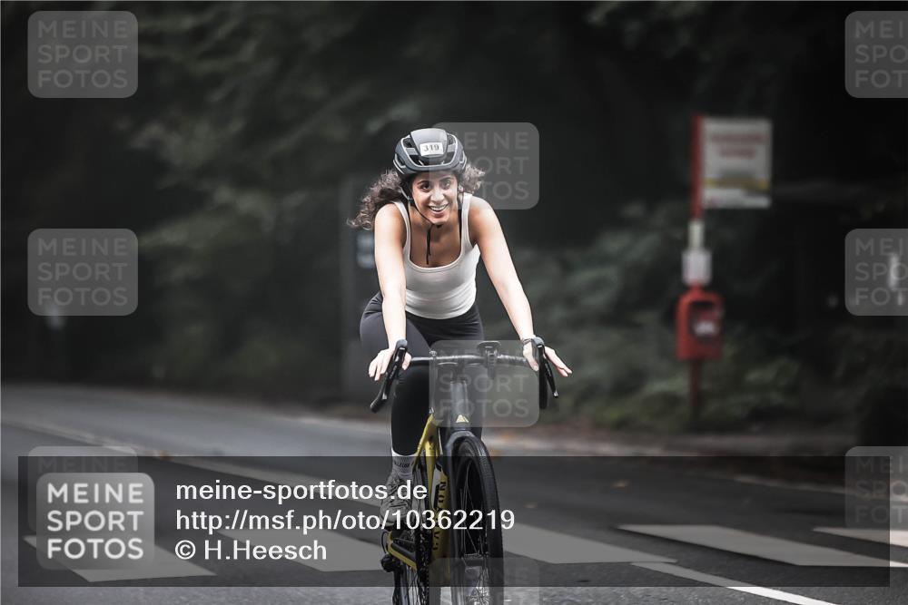 13.09.2026 - Stadtparktriathlon H.Heesch http://msf.ph/oto/10362219 13.09.2026 10:04:42 Radfahren 250, 260, 319, 320 meine-sportfotos.de