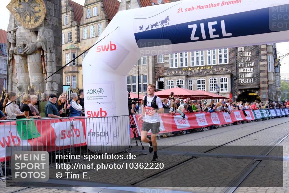 13.09.2026 - 21. swb-Marathon Bremen Tim E. http://msf.ph/oto/10362220 13.09.2026 12:59:37 Ziel 658, 1248, 1508, 1751, 1800, 1993, 2651, 3584, 4096, 6991, 8383, 9533 meine-sportfotos.de
