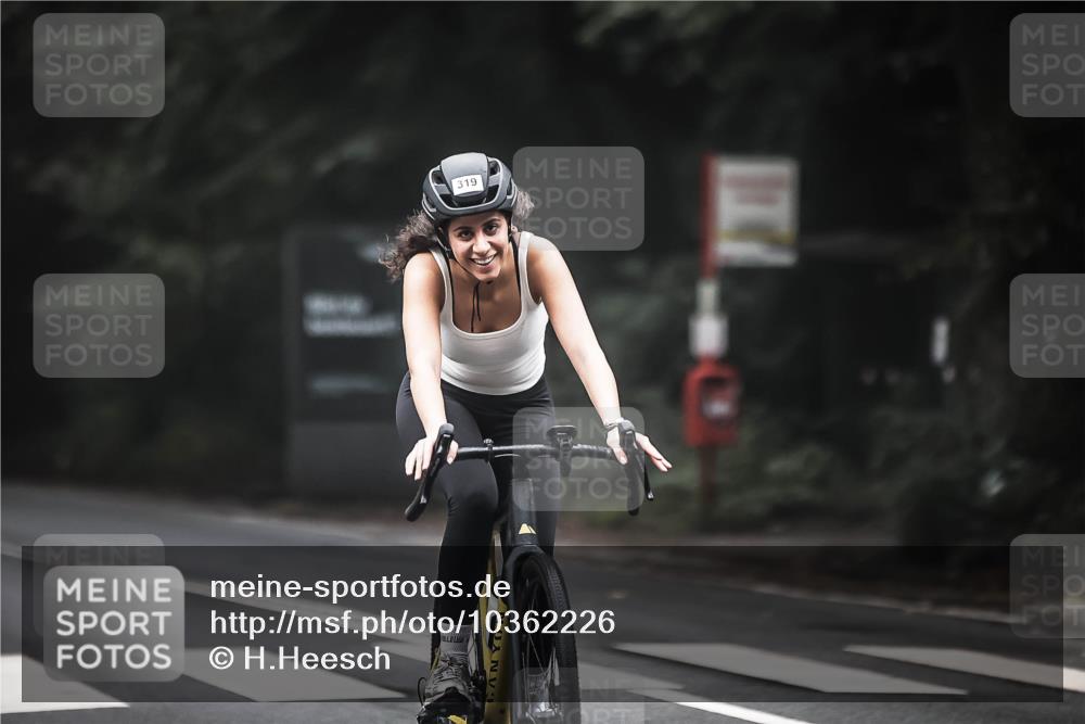 13.09.2026 - Stadtparktriathlon H.Heesch http://msf.ph/oto/10362226 13.09.2026 10:04:42 Radfahren 250, 260, 319, 320 meine-sportfotos.de