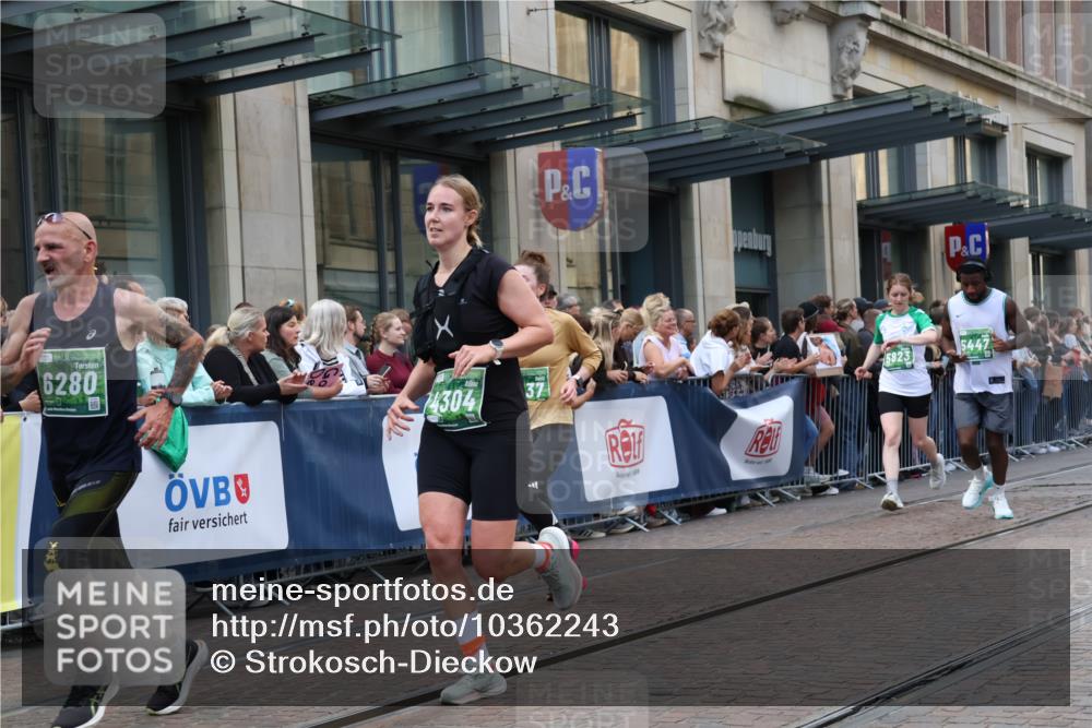 13.09.2026 - 21. swb-Marathon Bremen Strokosch-Dieckow http://msf.ph/oto/10362243 13.09.2026 13:36:26 Ziel 164, 551, 813, 843, 1641, 1936, 2275, 2467, 2673, 2731, 2819, 2823, 3067, 3541, 3585, 3635, 3815, 3874, 3998, 4006, 4050, 4182, 4216, 4304, 4335, 4414, 4676, 4892, 5061, 5236, 5355, 5447, 5656, 5781, 5823, 6050, 6269, 6280, 6340, 6408, 6516, 6527, 6568, 6966, 7039, 7229, 7237, 7249, 7344, 7640, 7656, 7765, 7808, 8034, 8498, 8685, 8723, 8790, 9331, 9658, 9776, 9807, 10068, 10070, 372, 900, 1072, 1738, 1880, 2339, 2692, 2700, 2931, 2949, 3224, 3291, 6982 meine-sportfotos.de