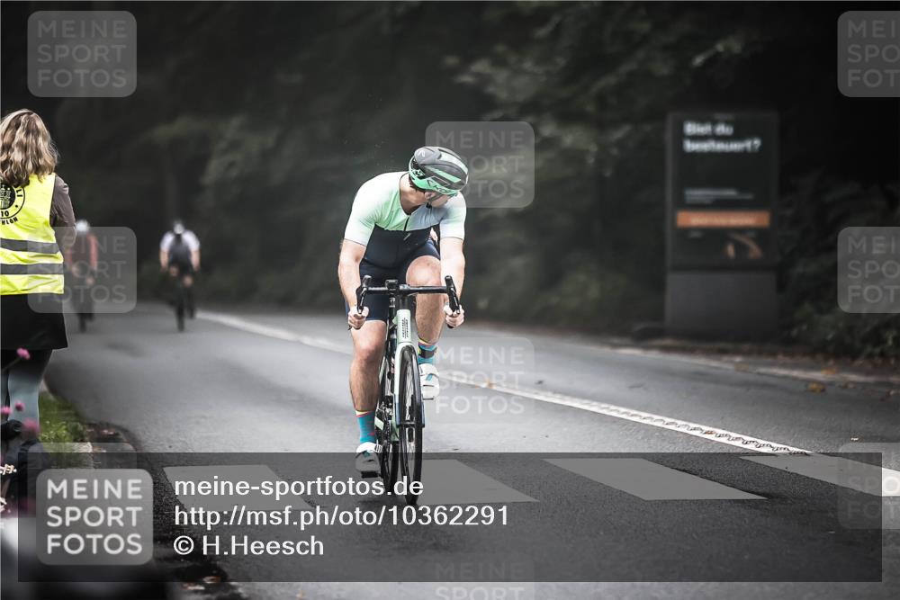 13.09.2026 - Stadtparktriathlon H.Heesch http://msf.ph/oto/10362291 13.09.2026 10:04:47 Radfahren 260, 319, 320 meine-sportfotos.de