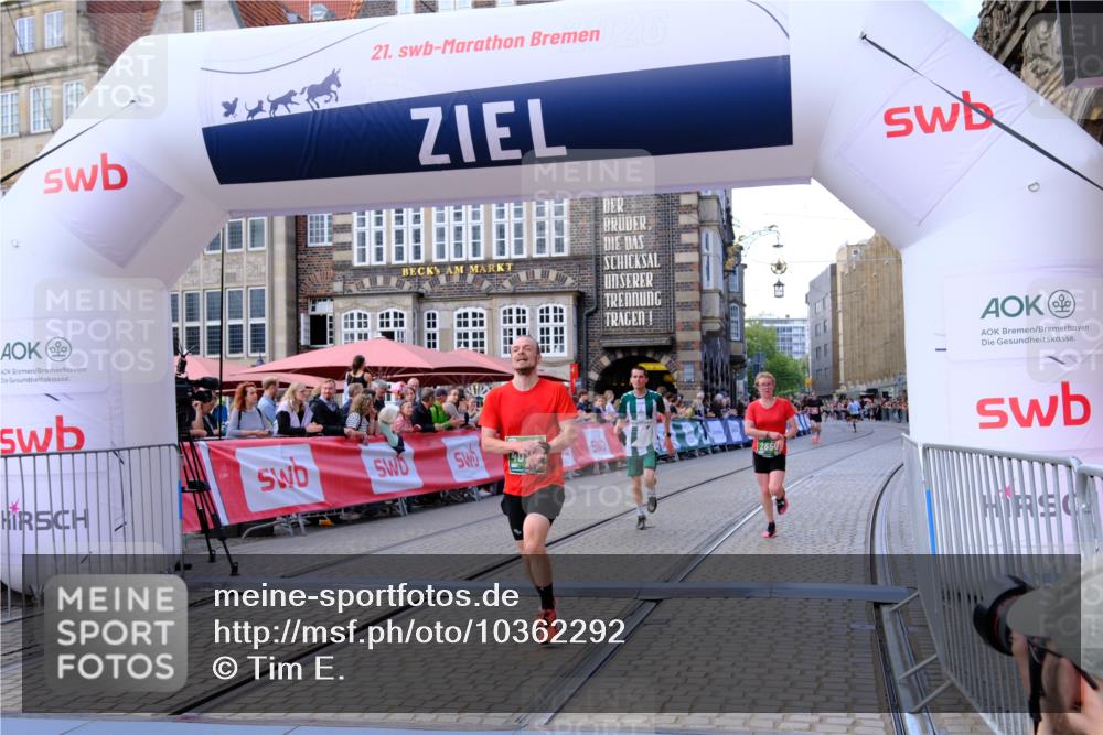 13.09.2026 - 21. swb-Marathon Bremen Tim E. http://msf.ph/oto/10362292 13.09.2026 12:59:40 Ziel 658, 1248, 1508, 1751, 1800, 1993, 2651, 3251, 4096, 8383, 9533 meine-sportfotos.de