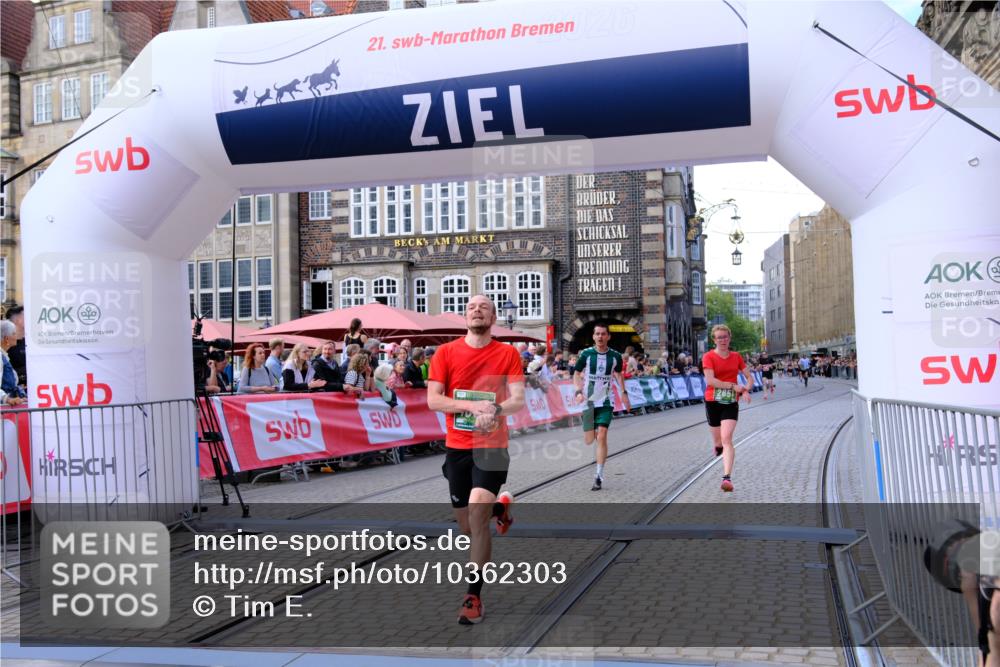 13.09.2026 - 21. swb-Marathon Bremen Tim E. http://msf.ph/oto/10362303 13.09.2026 12:59:40 Ziel 658, 1248, 1508, 1751, 1800, 1993, 2651, 3251, 4096, 8383, 9533 meine-sportfotos.de