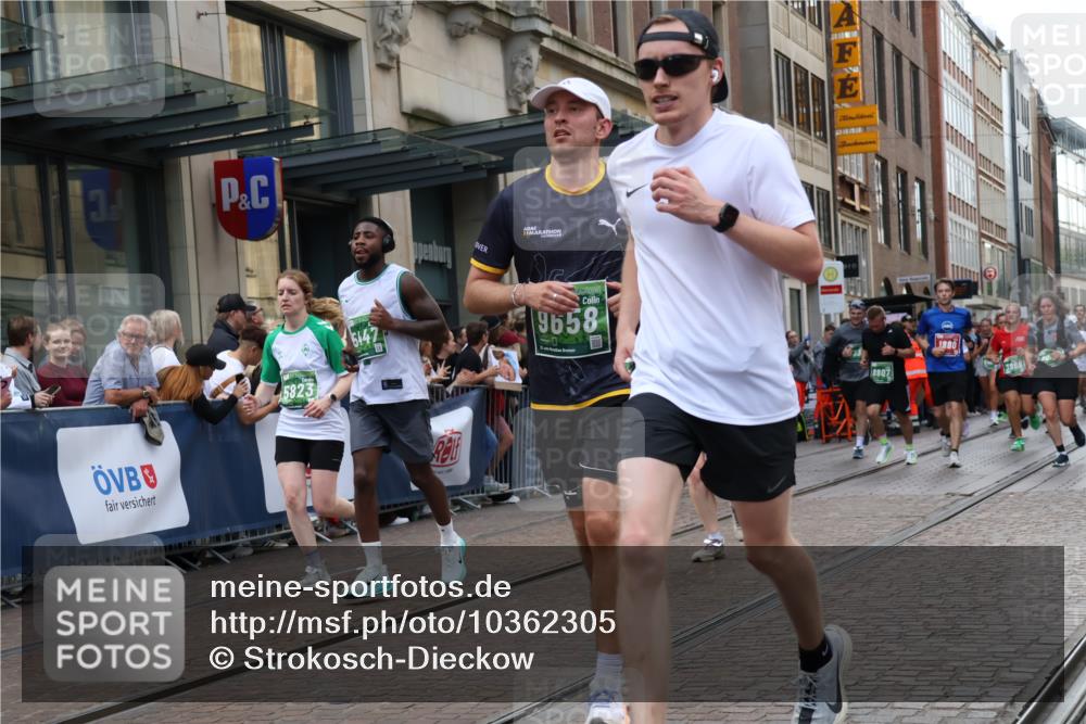 13.09.2026 - 21. swb-Marathon Bremen Strokosch-Dieckow http://msf.ph/oto/10362305 13.09.2026 13:36:27 Ziel 164, 551, 813, 843, 1641, 1936, 2275, 2467, 2673, 2731, 2819, 2823, 3067, 3122, 3541, 3585, 3635, 3815, 3874, 3998, 4006, 4050, 4182, 4216, 4304, 4335, 4414, 4676, 4892, 5061, 5236, 5355, 5447, 5656, 5781, 5823, 6050, 6269, 6280, 6340, 6408, 6516, 6568, 6966, 7039, 7046, 7229, 7237, 7249, 7344, 7640, 7656, 7765, 7808, 8034, 8498, 8685, 8723, 8790, 9331, 9589, 9658, 9776, 9807, 10068, 10070, 372, 900, 1072, 1738, 1880, 2339, 2467, 2692, 2700, 2931, 2949, 3067, 3224, 3291 meine-sportfotos.de