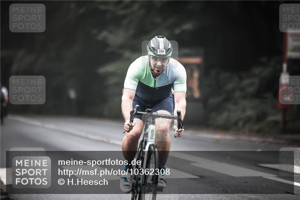 13.09.2026 - Stadtparktriathlon H.Heesch http://msf.ph/oto/10362308 13.09.2026 10:04:48 Radfahren 246, 260, 320 meine-sportfotos.de