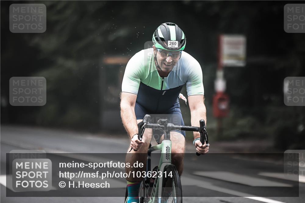 13.09.2026 - Stadtparktriathlon H.Heesch http://msf.ph/oto/10362314 13.09.2026 10:04:48 Radfahren 246, 260, 320 meine-sportfotos.de
