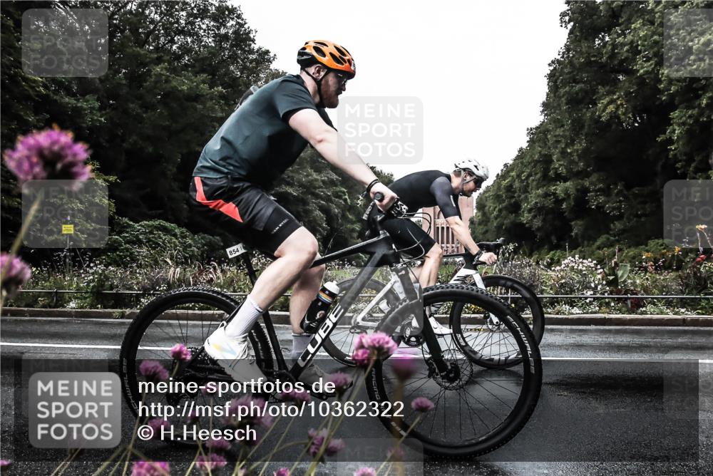 13.09.2026 - Stadtparktriathlon H.Heesch http://msf.ph/oto/10362322 13.09.2026 12:22:13 Radfahren 854, 1006, 1050, 1057 meine-sportfotos.de