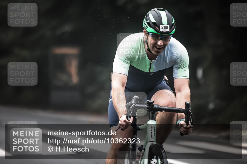 13.09.2026 - Stadtparktriathlon H.Heesch http://msf.ph/oto/10362323 13.09.2026 10:04:48 Radfahren 246, 260, 320 meine-sportfotos.de