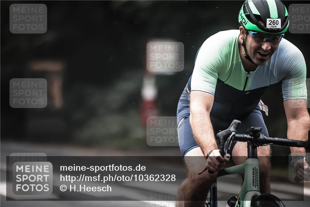 13.09.2026 - Stadtparktriathlon H.Heesch http://msf.ph/oto/10362328 13.09.2026 10:04:48 Radfahren 246, 260, 320 meine-sportfotos.de