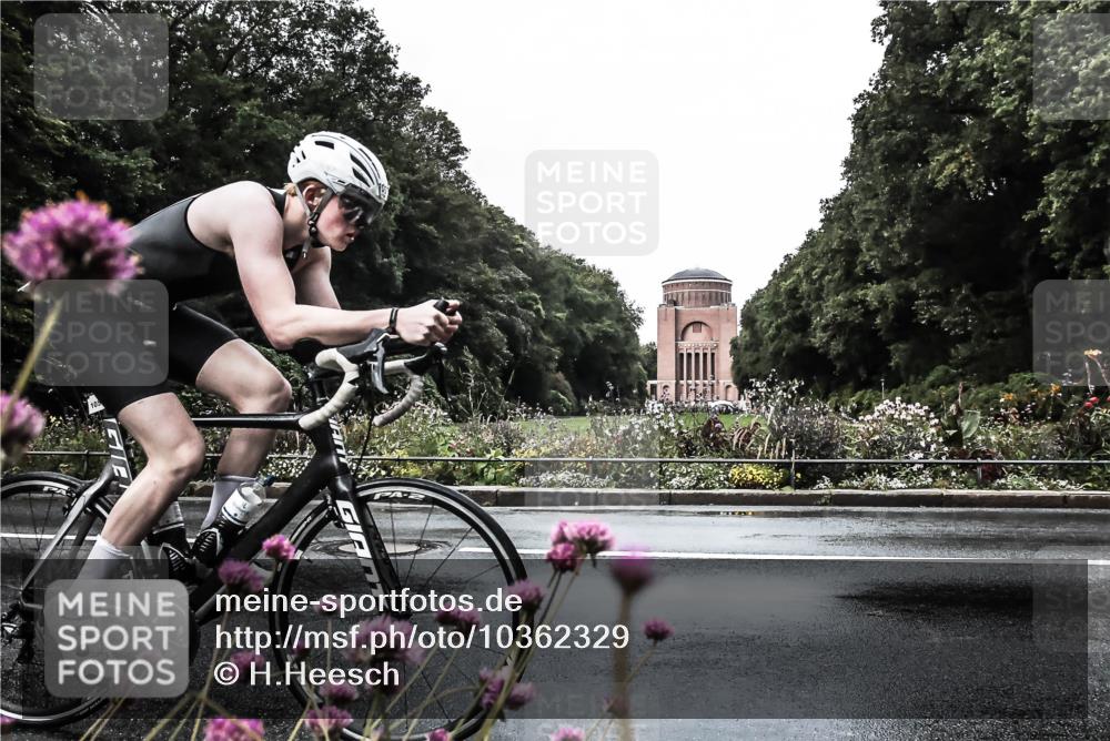 13.09.2026 - Stadtparktriathlon H.Heesch http://msf.ph/oto/10362329 13.09.2026 12:22:16 Radfahren 854, 1050, 1057, 1121 meine-sportfotos.de