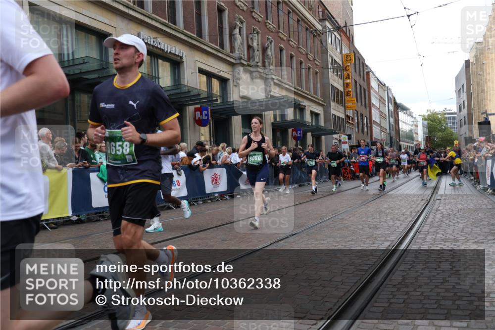 13.09.2026 - 21. swb-Marathon Bremen Strokosch-Dieckow http://msf.ph/oto/10362338 13.09.2026 13:36:28 Ziel 164, 551, 813, 843, 1641, 1849, 1936, 2275, 2673, 2731, 2819, 2823, 3122, 3541, 3585, 3635, 3787, 3815, 3874, 3998, 4006, 4050, 4182, 4216, 4304, 4335, 4414, 4676, 4892, 5061, 5236, 5355, 5447, 5656, 5823, 6050, 6269, 6280, 6340, 6408, 6516, 6568, 6966, 7039, 7046, 7229, 7237, 7344, 7640, 7656, 7765, 8034, 8498, 8685, 8723, 8790, 9331, 9589, 9658, 9776, 9807, 10068, 10070, 372, 900, 1072, 1738, 1880, 2339, 2467, 2692, 2700, 2731, 2823, 2931, 2949, 3067, 3224, 3291 meine-sportfotos.de