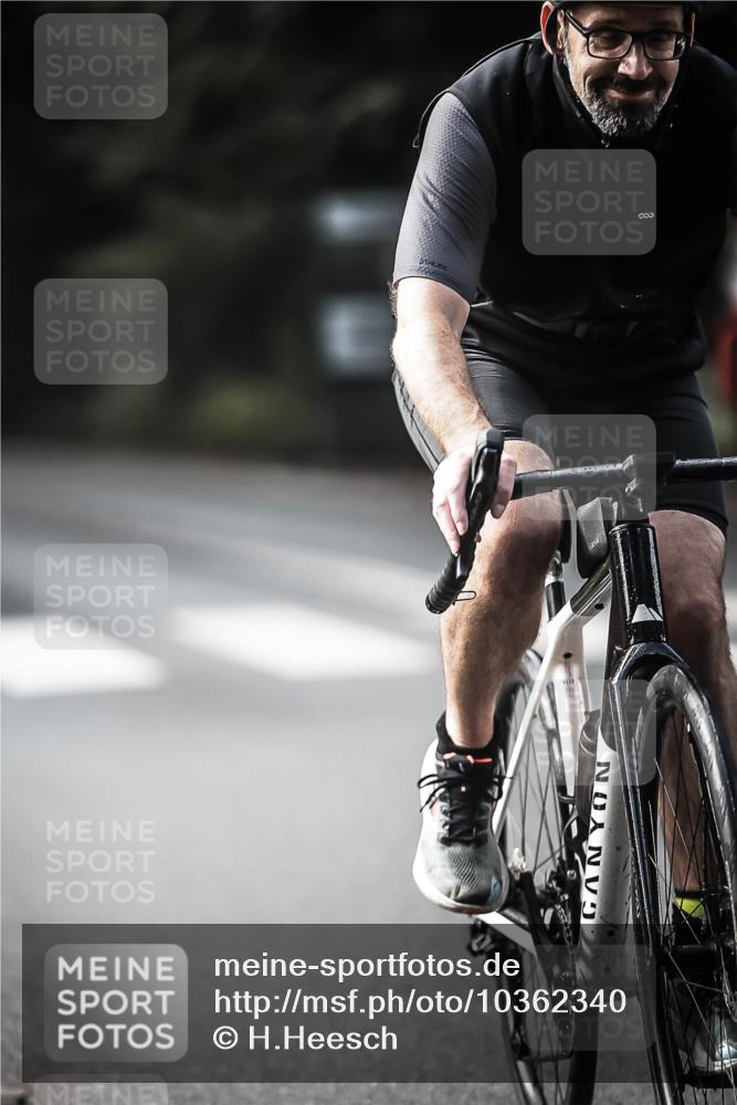 13.09.2026 - Stadtparktriathlon H.Heesch http://msf.ph/oto/10362340 13.09.2026 11:18:40 Radfahren 573, 610, 718, 754, 786 meine-sportfotos.de