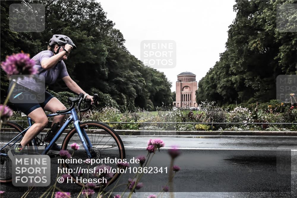 13.09.2026 - Stadtparktriathlon H.Heesch http://msf.ph/oto/10362341 13.09.2026 12:22:23 Radfahren 960, 971, 1160 meine-sportfotos.de