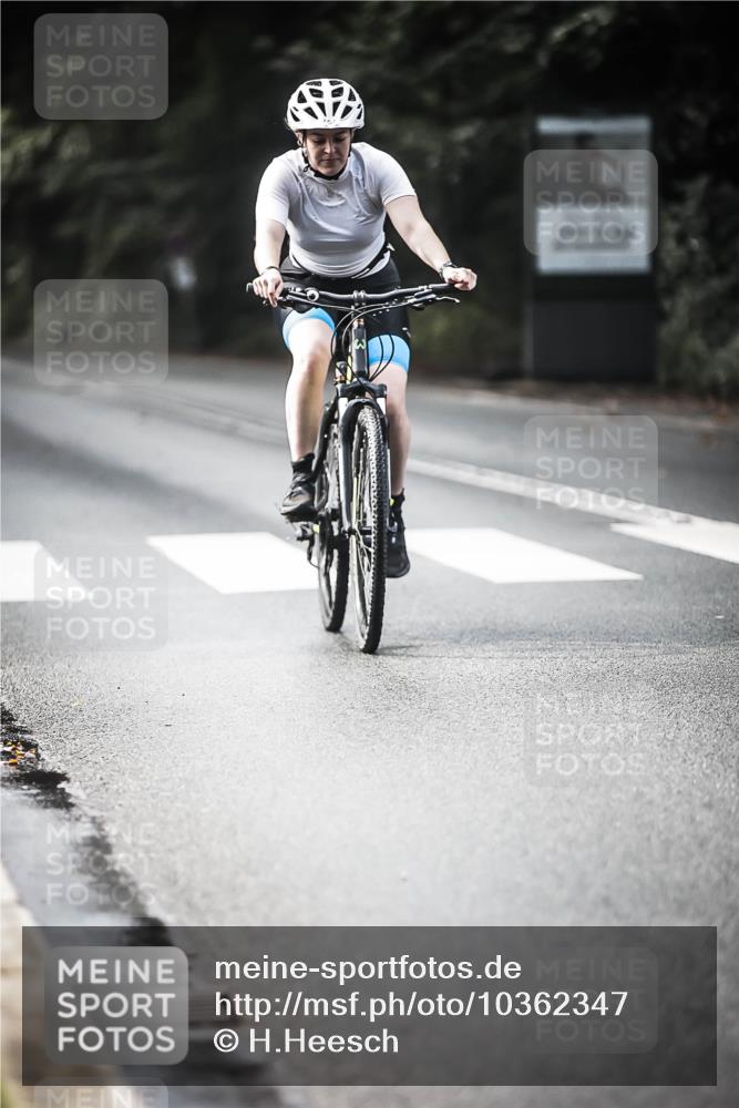 13.09.2026 - Stadtparktriathlon H.Heesch http://msf.ph/oto/10362347 13.09.2026 11:18:42 Radfahren 573, 610, 688, 754, 786 meine-sportfotos.de