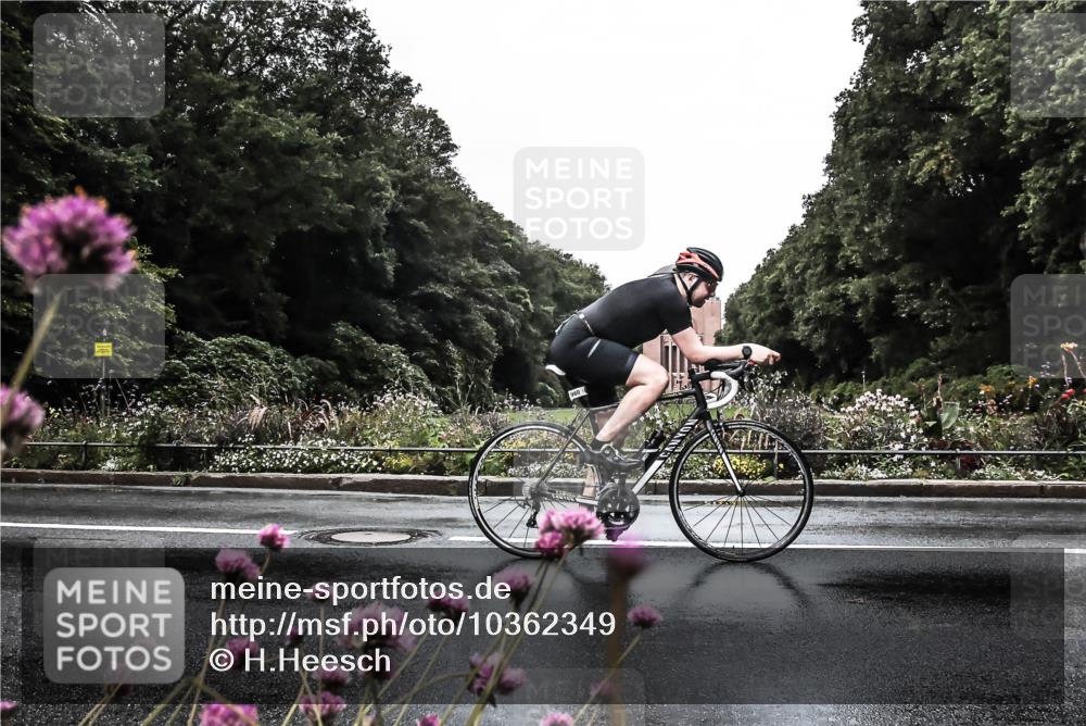 13.09.2026 - Stadtparktriathlon H.Heesch http://msf.ph/oto/10362349 13.09.2026 12:22:23 Radfahren 960, 971, 1160 meine-sportfotos.de