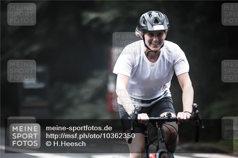 13.09.2026 - Stadtparktriathlon H.Heesch http://msf.ph/oto/10362350 13.09.2026 10:04:55 Radfahren 231, 246 meine-sportfotos.de