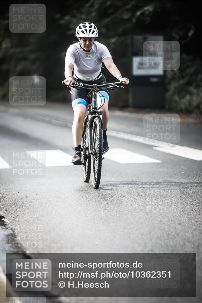 13.09.2026 - Stadtparktriathlon H.Heesch http://msf.ph/oto/10362351 13.09.2026 11:18:43 Radfahren 573, 610, 688, 754 meine-sportfotos.de