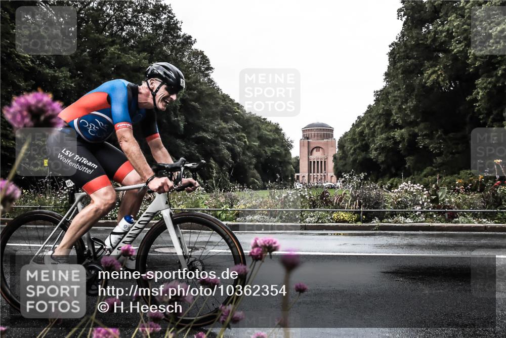 13.09.2026 - Stadtparktriathlon H.Heesch http://msf.ph/oto/10362354 13.09.2026 12:22:26 Radfahren 960, 971, 1143, 1160 meine-sportfotos.de